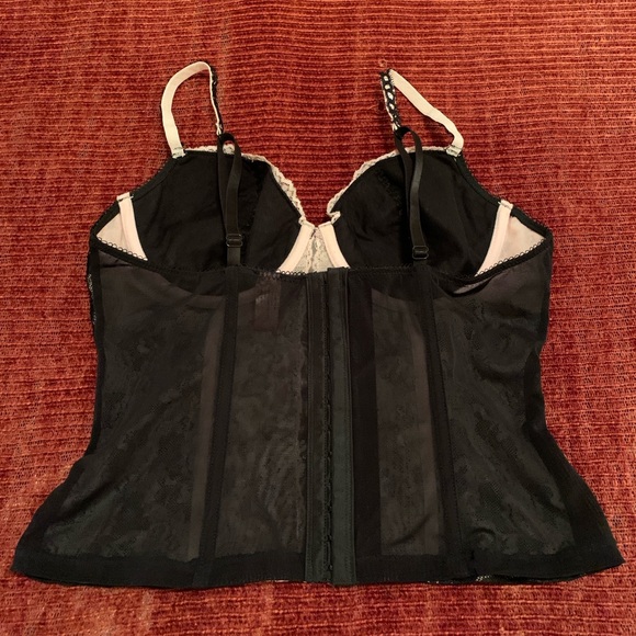 Black & Pink Lace Bra Lingerie Corset 💗 - Picture 3 of 10